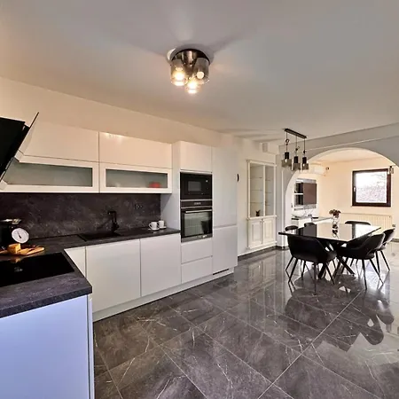 Katarina Affittacamere Malinska