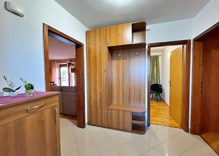 ゲストハウス Katarina